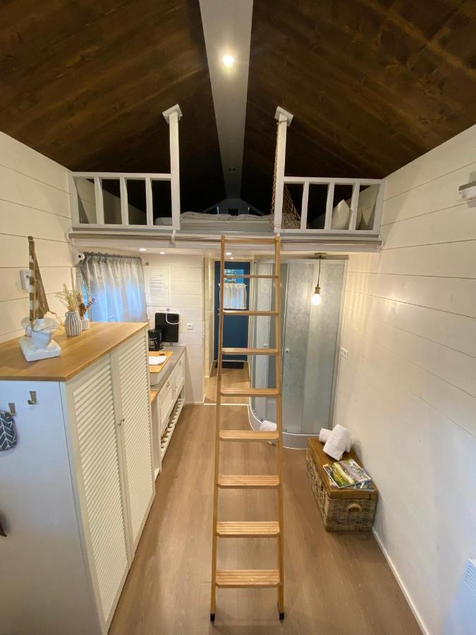 Tiny House Ems Im Pier9 Tiny House Hotel Хам Екстериор снимка
