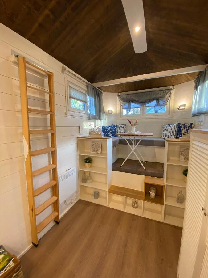 Tiny House Ems Im Pier9 Tiny House Hotel Хам Екстериор снимка