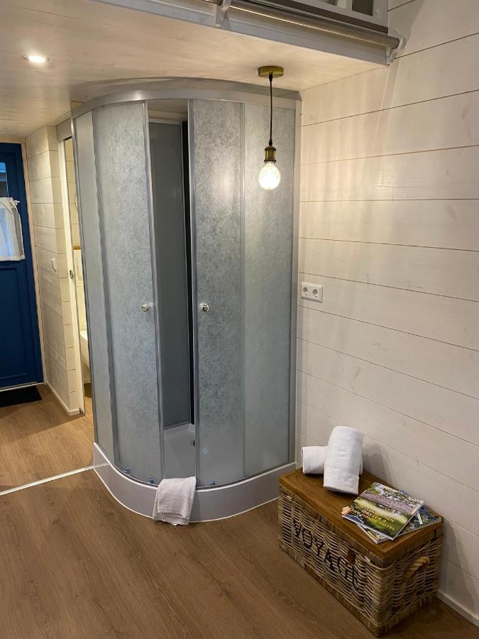 Tiny House Ems Im Pier9 Tiny House Hotel Хам Екстериор снимка