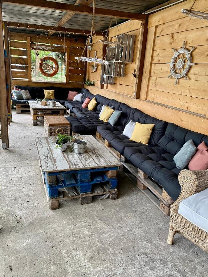 Tiny House Ems Im Pier9 Tiny House Hotel Хам Екстериор снимка